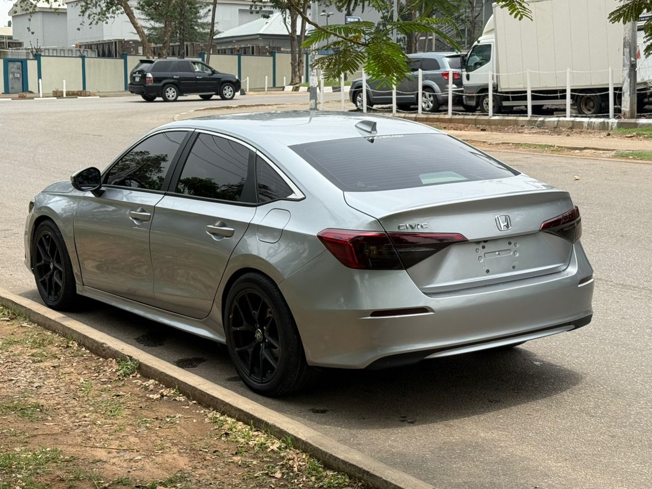 Car Image 9