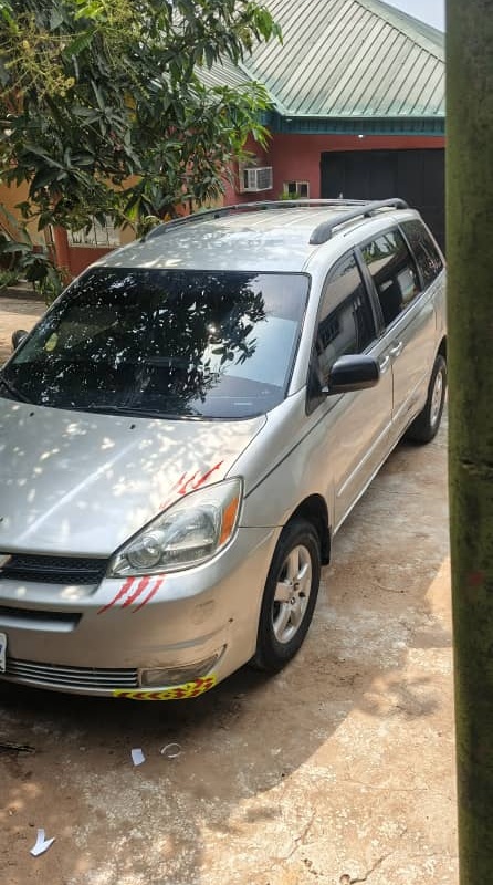 2005 Toyota Sienna For Sale In Calabar image