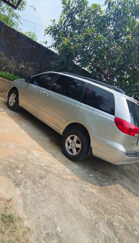 2005 Toyota Sienna For Sale In Calabar image