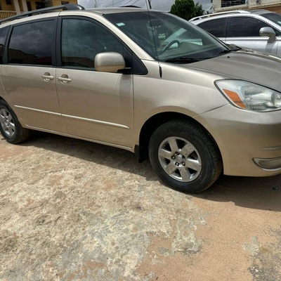 2005 TOYOTA SIENNA XLE FOR SALE
