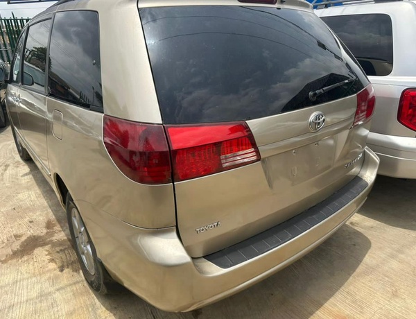 2005 TOYOTA SIENNA XLE FOR SALE