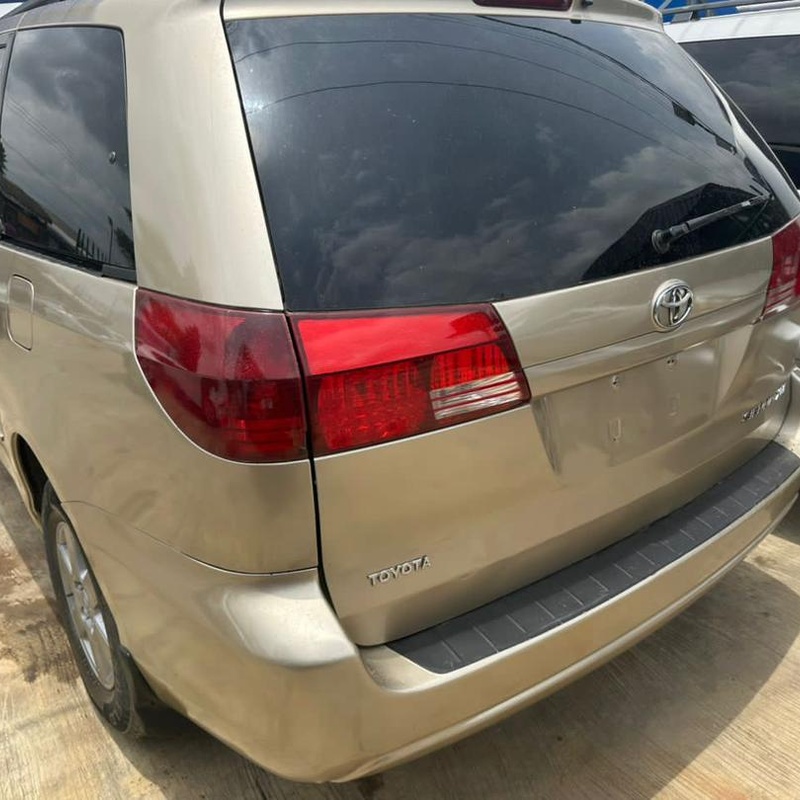 2005 TOYOTA SIENNA XLE FOR SALE image