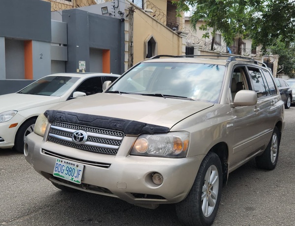 2006 Toyota Highlander Hybrid — private sell-off, low use