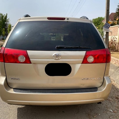 2008 TOYOTA SIENNA LE FOR SALE IN ABUJA