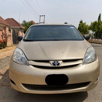 2008 TOYOTA SIENNA LE FOR SALE IN ABUJA