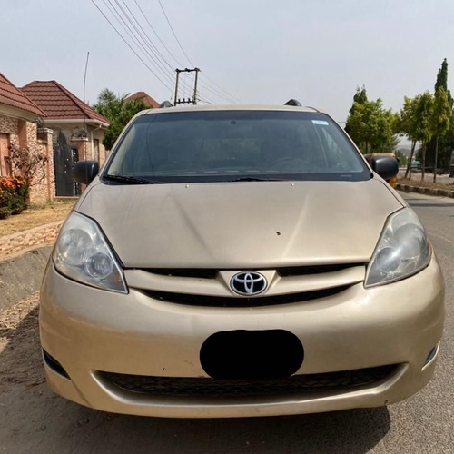 2008 TOYOTA SIENNA LE FOR SALE IN ABUJA