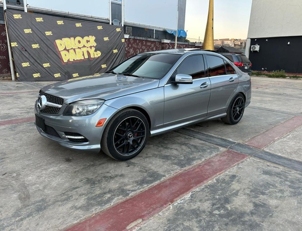 2009 MERCEDES BENZ C300 FOR SALE IN KADUNA