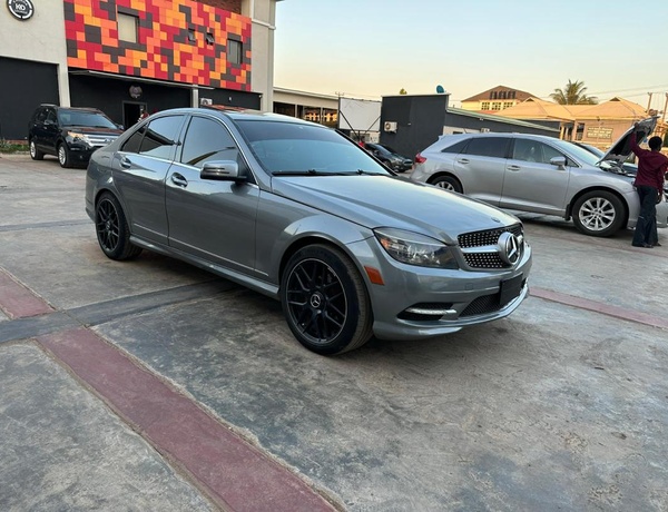 2009 MERCEDES BENZ C300 FOR SALE IN KADUNA