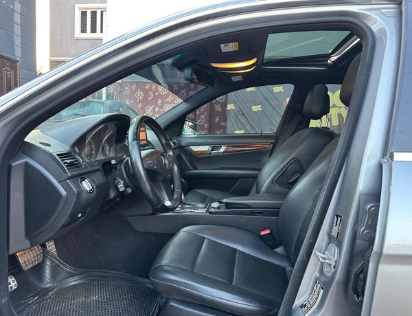 2009 MERCEDES BENZ C300 FOR SALE IN KADUNA