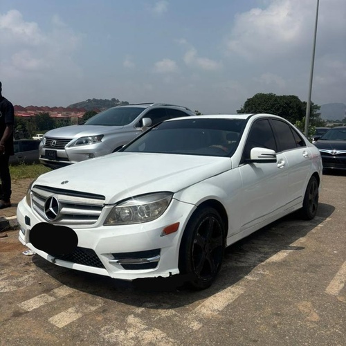 2009 MERCEDES BENZ C300 FOR SALE IN ABUJA
