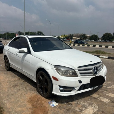 2009 MERCEDES BENZ C300 FOR SALE IN ABUJA