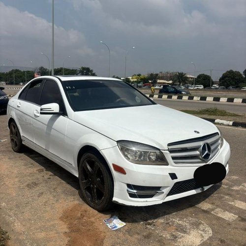 2009 MERCEDES BENZ C300 FOR SALE IN ABUJA