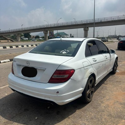 2009 MERCEDES BENZ C300 FOR SALE IN ABUJA