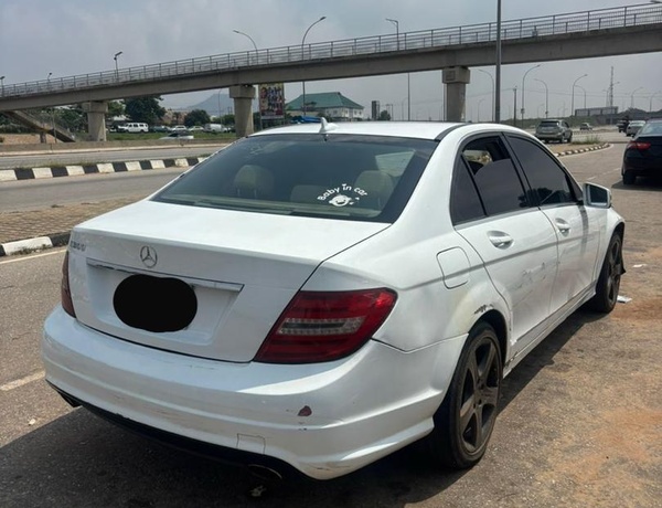 2009 MERCEDES BENZ C300 FOR SALE IN ABUJA