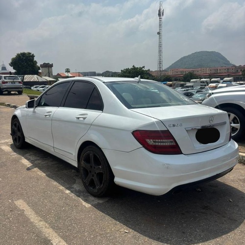 2009 MERCEDES BENZ C300 FOR SALE IN ABUJA