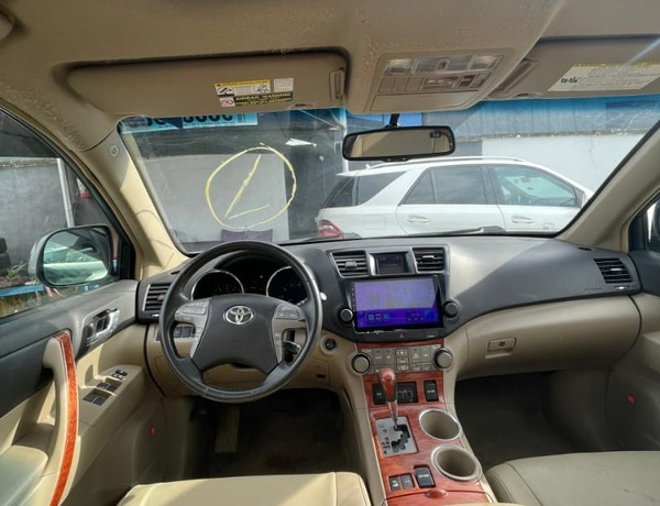 FORIEGN USED 2009 TOYOTA HIGHLANDER FOR SALE IN LAGOS