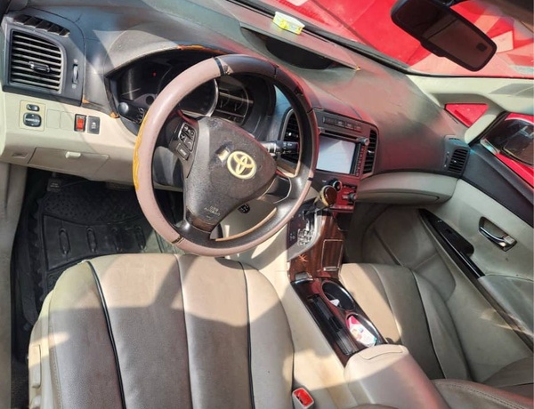 2010 4CYL TOYOTA VENZA FOR SALE IN LAGOS