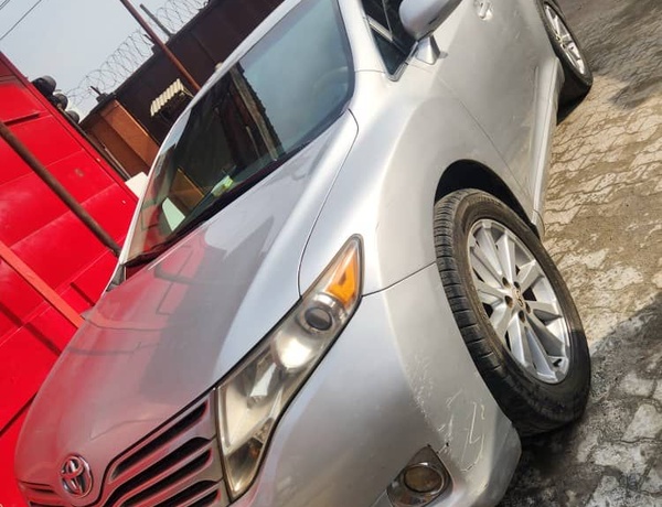 2010 4CYL TOYOTA VENZA FOR SALE IN LAGOS