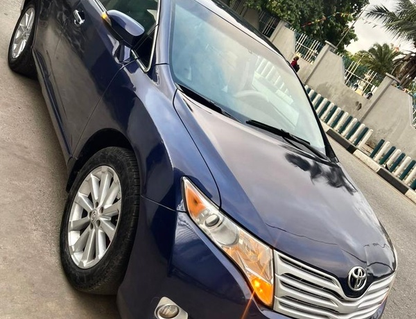 2010 KEYLESS TOYOTA VENZA IN LAGOS FOR SALE