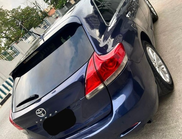 2010 KEYLESS TOYOTA VENZA IN LAGOS FOR SALE