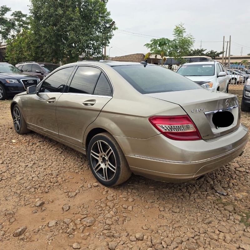 2010 MERCEDES BENZ C300 FOR SALE IN KADUNA image