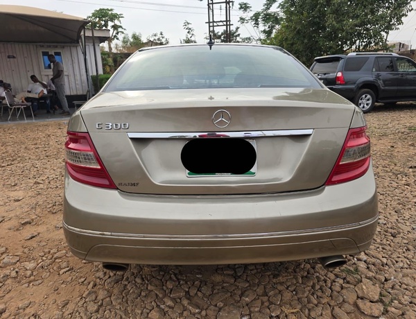 2010 MERCEDES BENZ C300 FOR SALE IN KADUNA