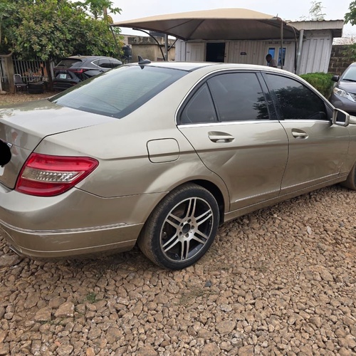 2010 MERCEDES BENZ C300 FOR SALE IN KADUNA