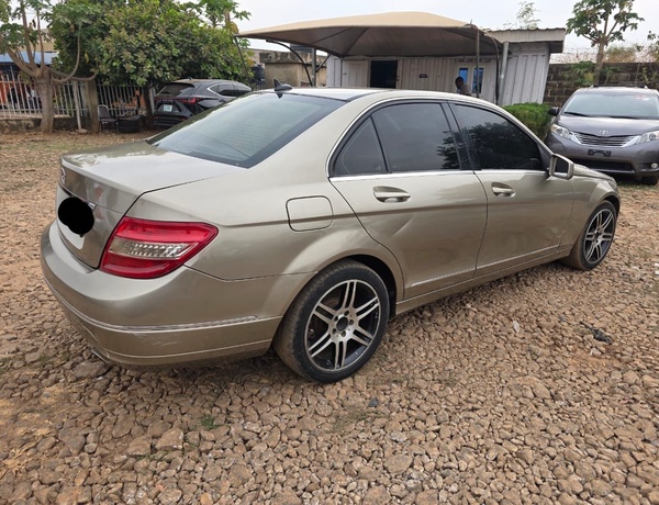 2010 MERCEDES BENZ C300 FOR SALE IN KADUNA