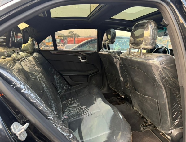 2010 Mercedes Benz E350 partially Upgraded for Sale In Abuja