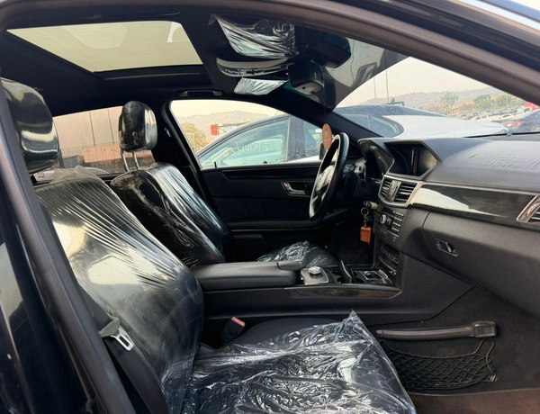 2010 Mercedes Benz E350 partially Upgraded for Sale In Abuja