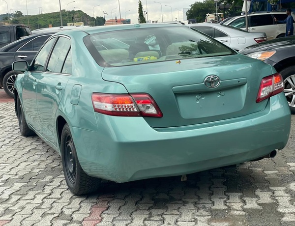 2010 TOYOTA CAMRY FOR SALE IN ABUJA
