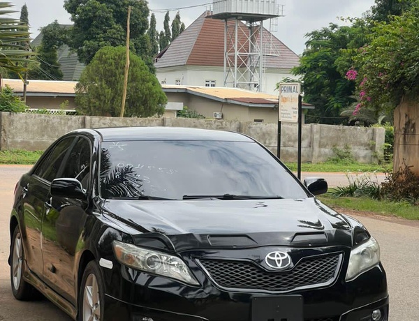 2010 TOYOTA CAMRY SE FOR SALE IN KADUNA