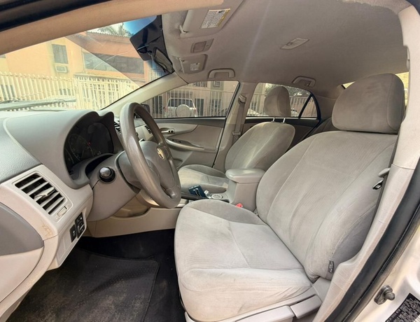 2010 TOYOTA COROLLA  FOR SALE IN ABUJA