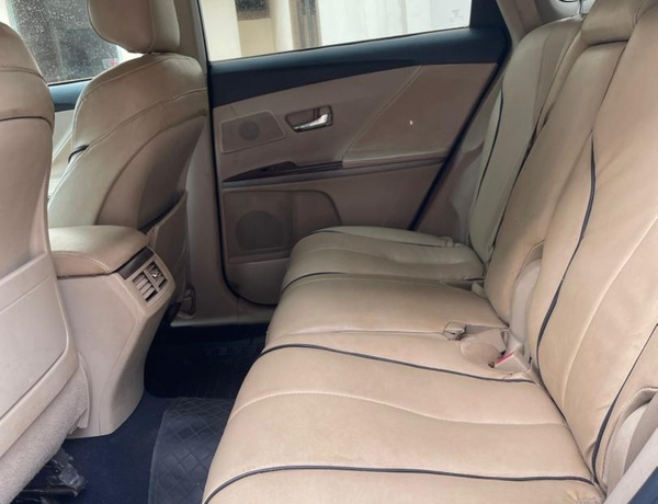 2010 TOYOTA VENZA FOR SALE IN ABUJA