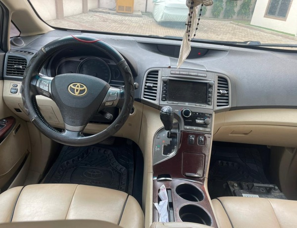 2010 TOYOTA VENZA FOR SALE IN ABUJA