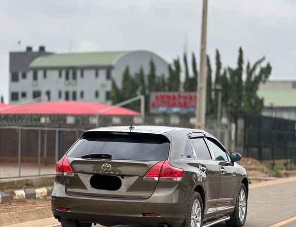 2010 TOYOTA VENZA FULL OPTION FOR SALE
