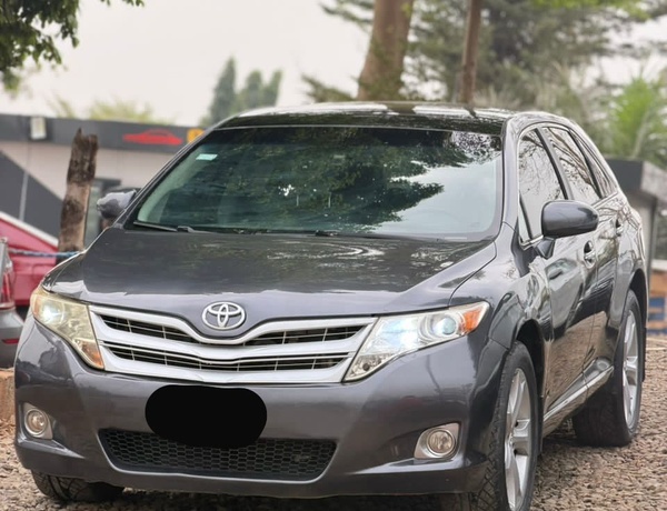 2010 TOYOTA VENZA FULL OPTION FOR SALE
