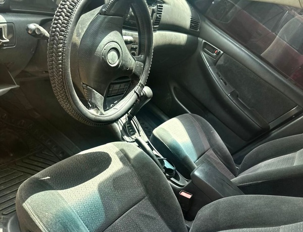 SUPER CLEAN TOYOTA COROLLA 2011 FOR SALE