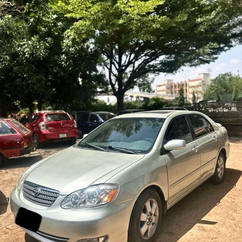 SUPER CLEAN TOYOTA COROLLA 2011 FOR SALE