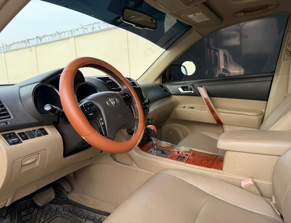 2011 KEYLESS TOYOTA HIGHLANDER FOR SALE IN KADUNA