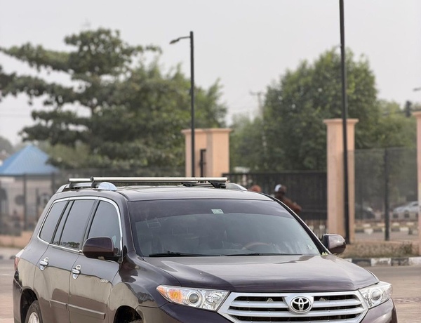 2011 KEYLESS TOYOTA HIGHLANDER FOR SALE IN KADUNA