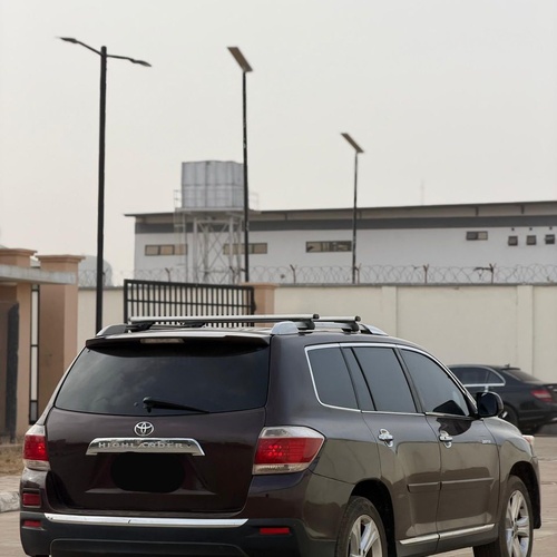 2011 KEYLESS TOYOTA HIGHLANDER FOR SALE IN KADUNA