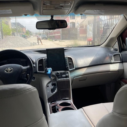 2011 KEYLESS TOYOTA VENZA FOR SALE IN LAGOS