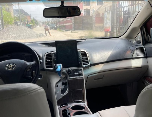 2011 KEYLESS TOYOTA VENZA FOR SALE IN LAGOS
