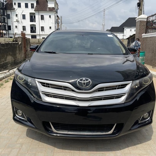 2011 KEYLESS TOYOTA VENZA FOR SALE IN LAGOS