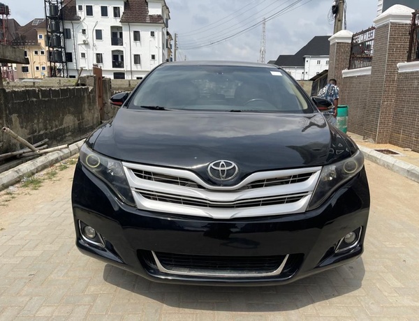 2011 KEYLESS TOYOTA VENZA FOR SALE IN LAGOS