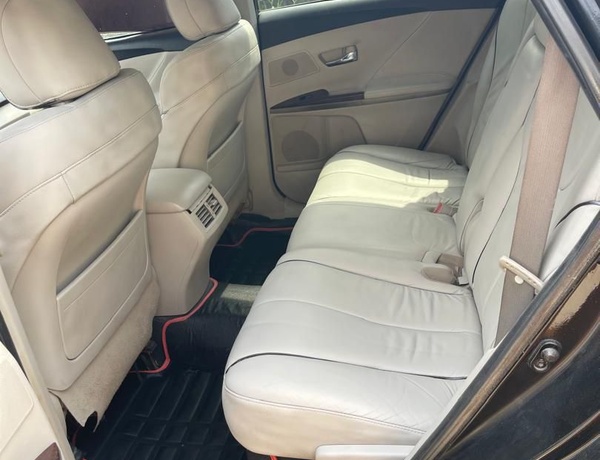 2011 KEYLESS TOYOTA VENZA FOR SALE IN LAGOS