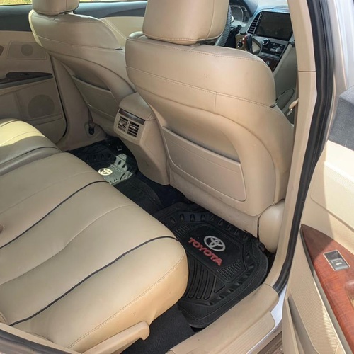 2011 KEYLESS TOYOTA VENZA FOR SALE IN  ABUJA