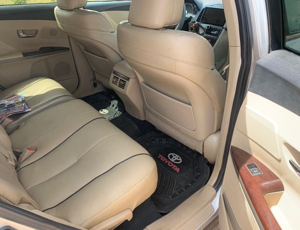 2011 KEYLESS TOYOTA VENZA FOR SALE IN  ABUJA