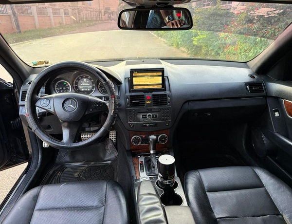 2011 MERCEDES BENZ C300 IN ABUJA FOR SALE